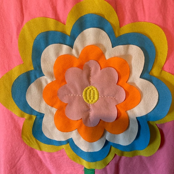 Girls Mini Boden dress with floral appliqué at front.  Zip closure.  Lined. - Picture 2 of 5